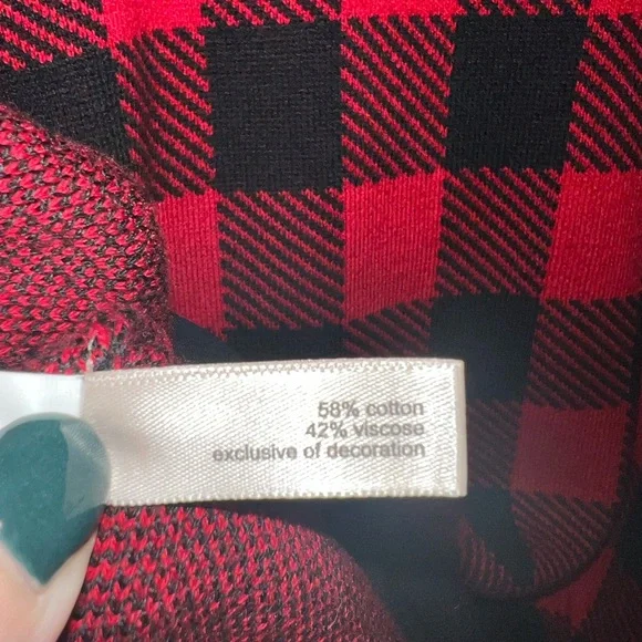 Buffalo plaid sweater, crewneck, faux shell lining at bottom. Cute for winter! - Picture 2 of 5